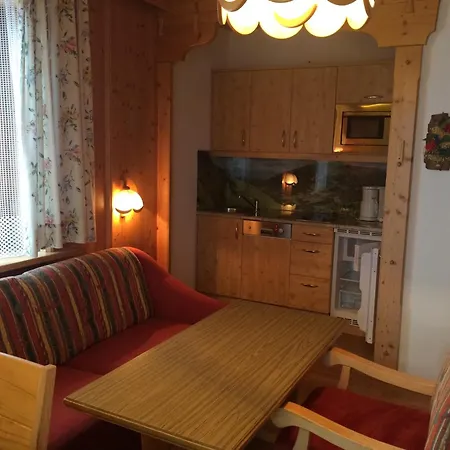 Karl Aigner Apartment *